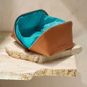 Moroccan Oil Cosmetic Bag & Oil